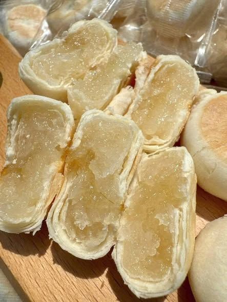 Bánh pía dừa sợi nướng sầu riêng