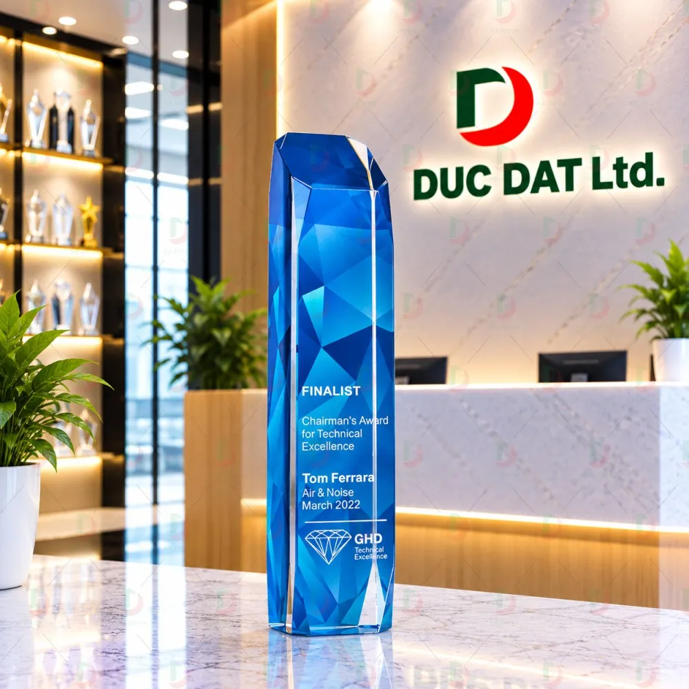 Cúp Pha Lê 044 Nguyên Khối Cột Trụ Đa Giác In UV