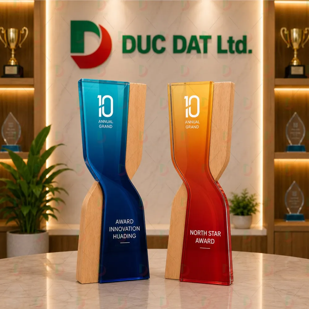 Cúp Pha Lê Đế Gỗ 010 – Kiệt Tác Xoắn Lốc, In UV Sắc Nét