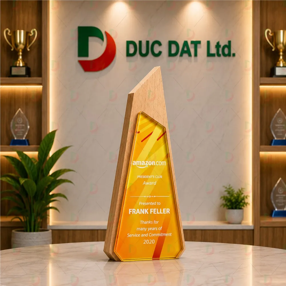 Cúp Pha Lê Đế Gỗ 009 – Ngọn Lửa Vinh Quang, In UV Tinh Xảo